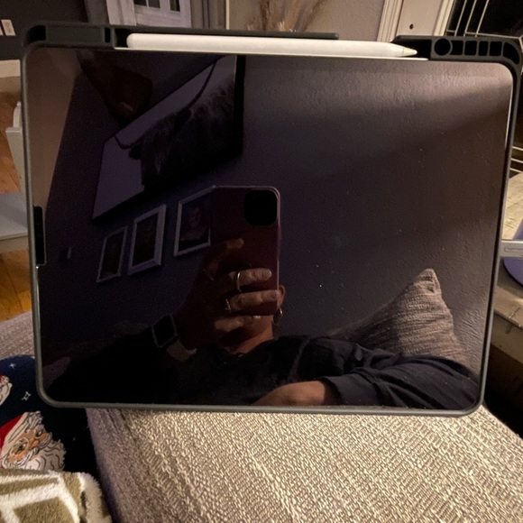 Apple iPad Pro 12.9” 5th Gen WiFi and cellular capable. Perfect condition - Picture 4 of 6